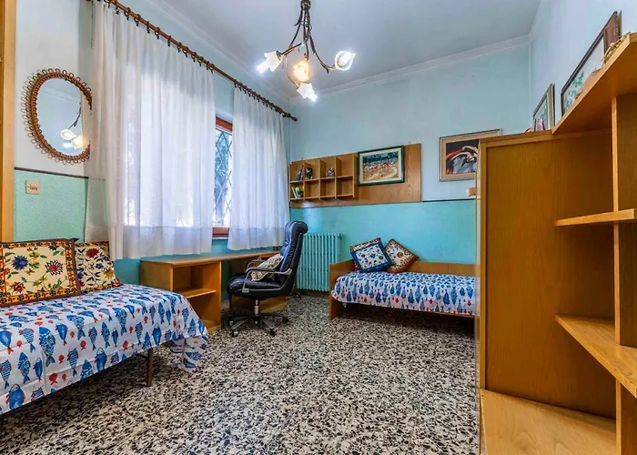 Casa *