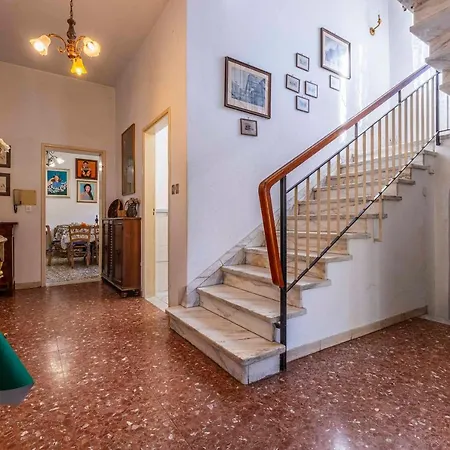 Casa *