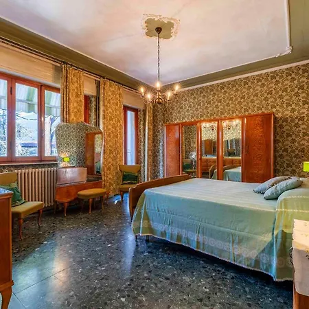 Casa * Camaiore