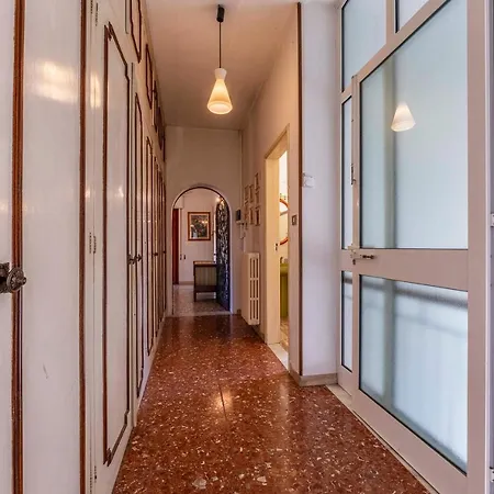 Casa * Camaiore